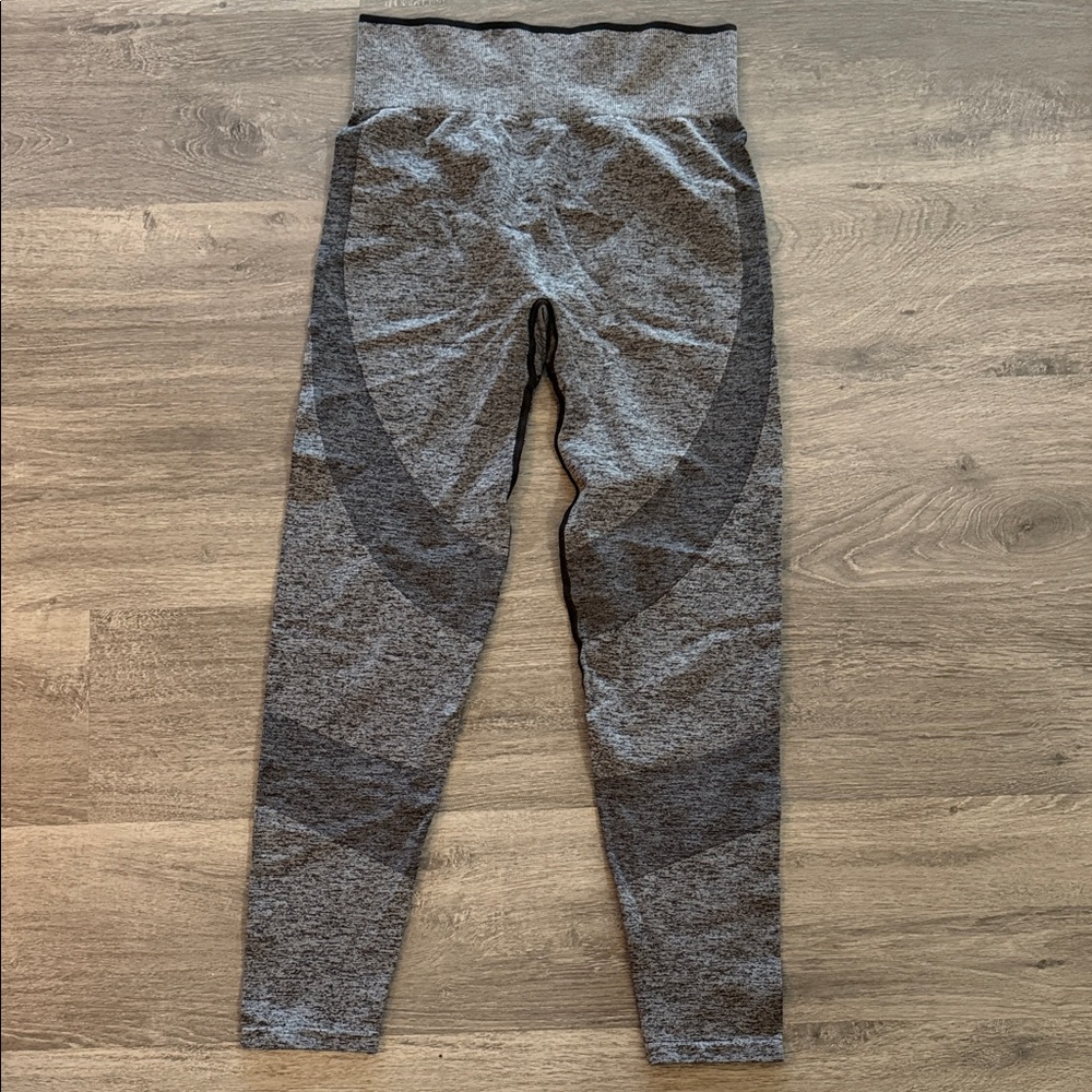 PINK Victoria's Secret Charcoal and Black Leggings